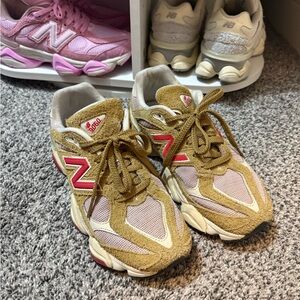 New Balance Brown and Red Athletic Shoes